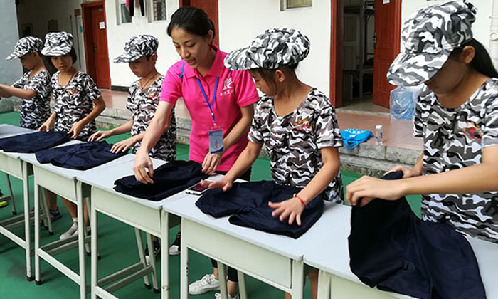 學(xué)習(xí)疊衣服
