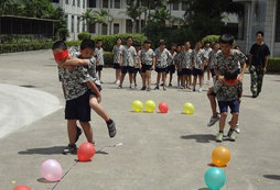 努力向前沖