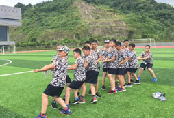 參加廈門金課夏令營提高青少年的身體素質(zhì)！