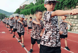 孩子參加金課軍事夏令營(yíng)安全保障有哪些