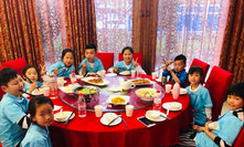 假日小隊(duì)海洋夏令營的食宿條件如何？