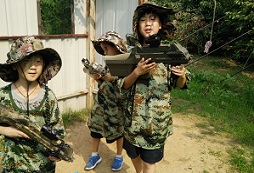 中國軍事將帥夏令營激發(fā)孩子的主動性
