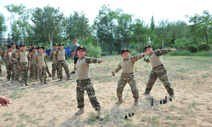 軍旅體驗(yàn)夏令營報(bào)名多少錢