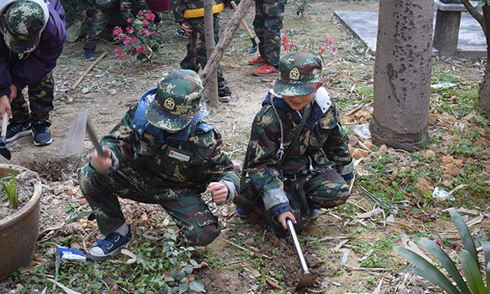國(guó)內(nèi)比較受歡迎的軍事冬令營(yíng)