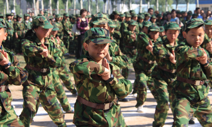 青少年軍事夏令營(yíng)