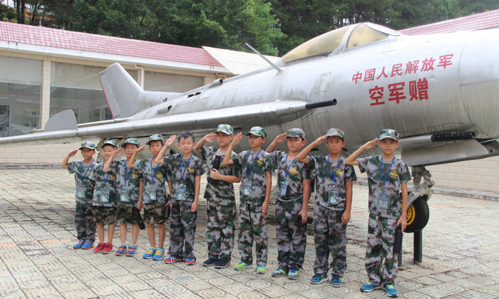 國內(nèi)軍事夏令營費用