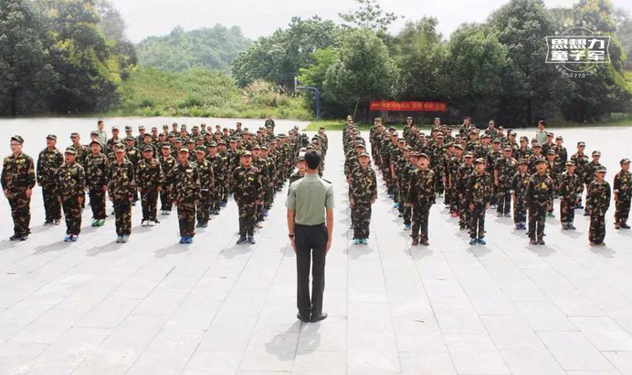 軍事?tīng)I(yíng)地夏令營(yíng)
