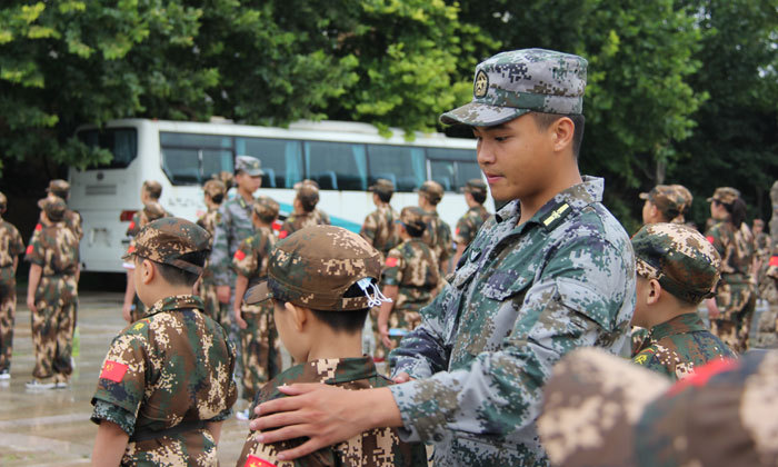 軍事夏令營