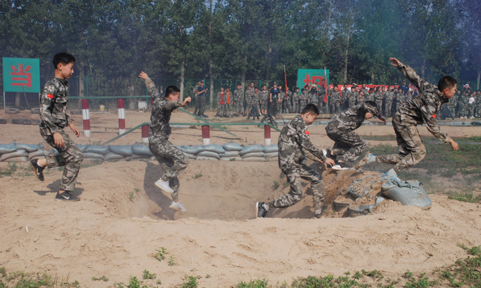 軍事夏令營