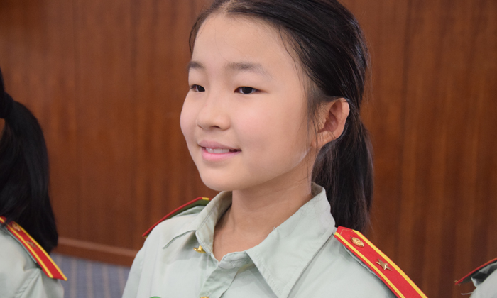 女子軍事夏令營(yíng)