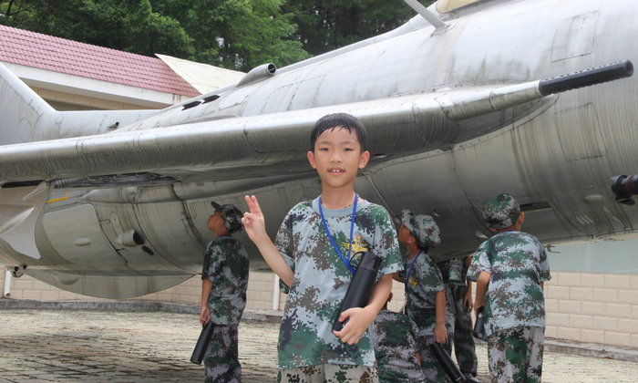火爆的軍事夏令營