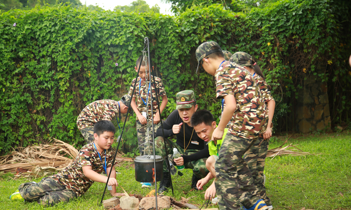 北京軍事冬令營(yíng)貴不貴