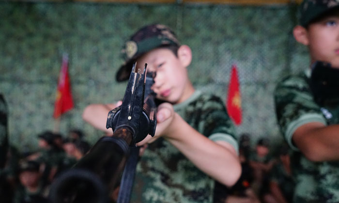 上海暑期軍訓(xùn)強(qiáng)化訓(xùn)練營(yíng)