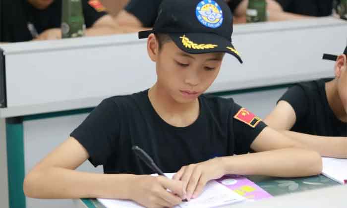 贛南少年軍校夏令營(yíng)