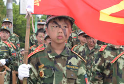 青少年參加軍事夏令營可以鍛煉孩子什么？