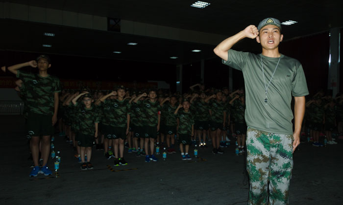 上海崇明兒童軍事夏令營