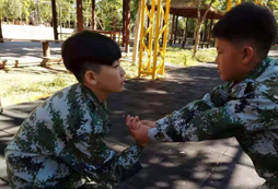 如何快速擒住敵人