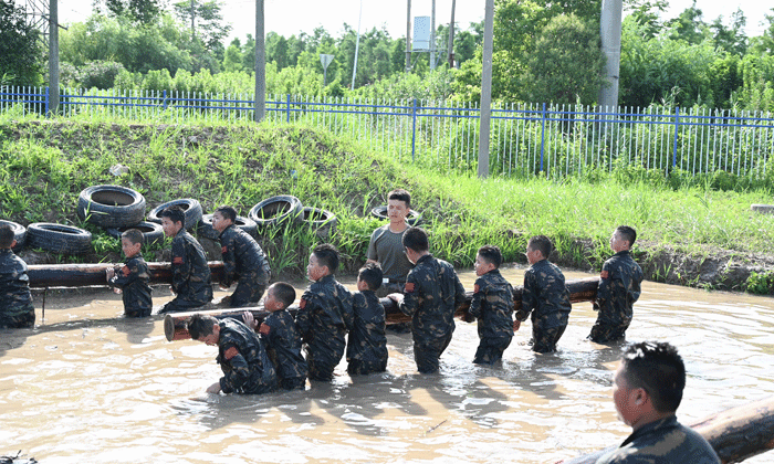 軍訓(xùn)夏令營(yíng)報(bào)名多少錢(qián)