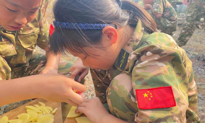 軍訓(xùn)夏令營怎么報名