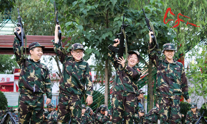 軍訓(xùn)夏令營(yíng)怎么選