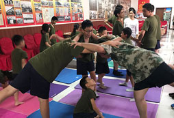 體驗(yàn)成功的喜悅就來軍訓(xùn)夏令營！