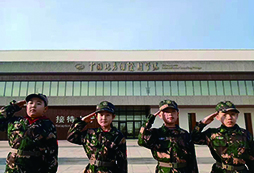 軍訓夏令營讓孩子在假期不孤單