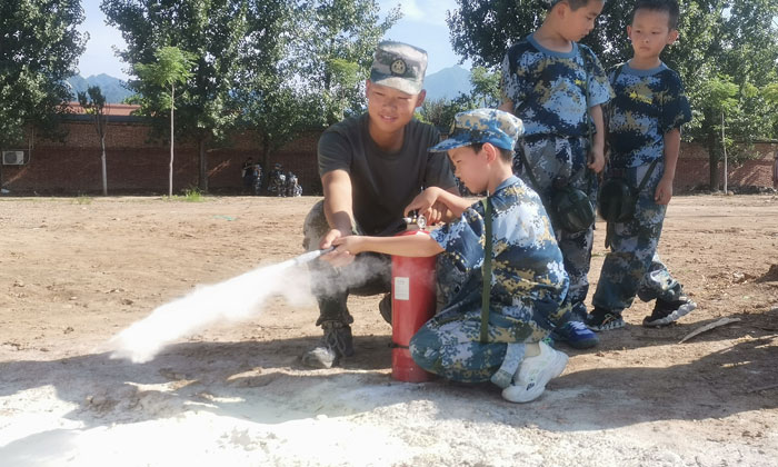 軍訓(xùn)夏令營去哪報(bào)名