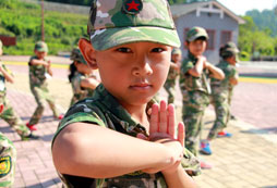 廣州中學(xué)生軍訓(xùn)夏令營(yíng)性價(jià)比高是哪一家？
