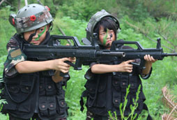 軍訓(xùn)夏令營(yíng)改善青少年壞習(xí)慣！