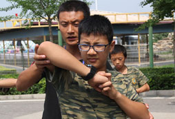 廣州黃埔青少年軍訓(xùn)夏令營3大助益改變孩子