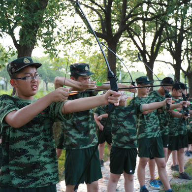 軍威特訓(xùn)讓孩子在特訓(xùn)中感悟人生