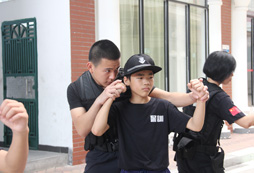 廣州青少年警訓(xùn)夏令營(yíng)提高孩子自我保護(hù)能力