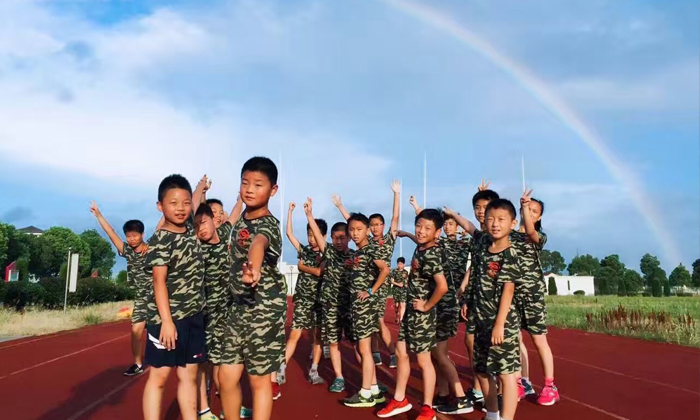 康定軍事夏令營活動讓孩子的假日生活豐富多彩！.jpg