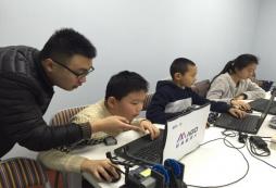 青少年參加科技夏令營安全嗎？