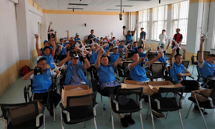 無(wú)人機(jī)夏令營(yíng)