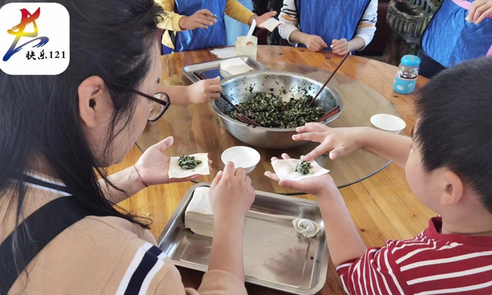 一起包餃子