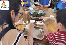 一起包餃子