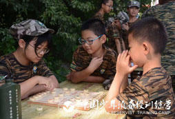 報(bào)名昆明軍事夏令營(yíng)機(jī)構(gòu)都有哪些特點(diǎn)？