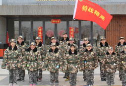 昆明小學軍訓夏令營培養(yǎng)孩子優(yōu)良作風