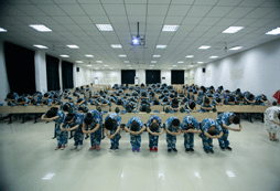 7天廊坊軍事夏令營(yíng)提升孩子意志力
