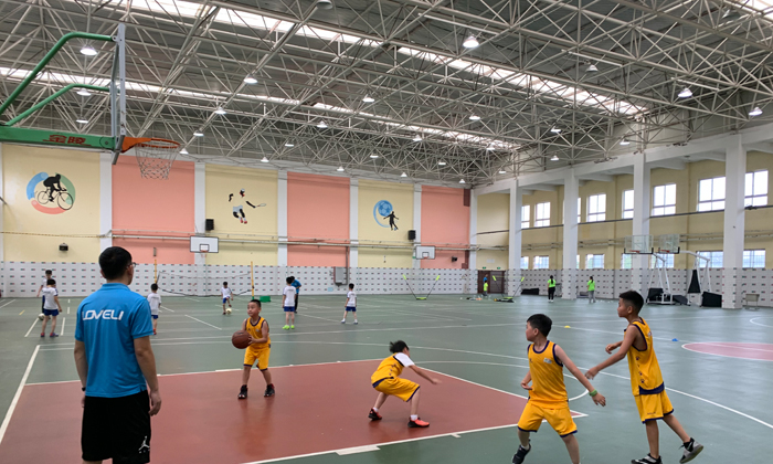 小學(xué)生籃球夏令營價格