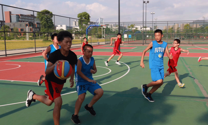 為什么籃球夏令營如此受孩子們的青睞？.gif