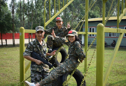 不僅是軍營更是一個(gè)快樂滿愛的家