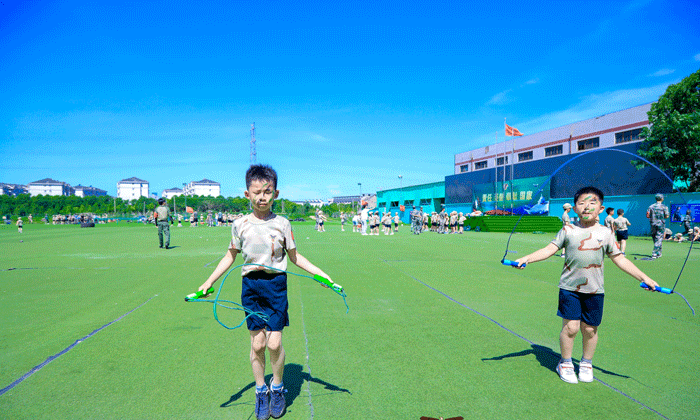 遼寧軍事夏令營(yíng)的安全保障.gif
