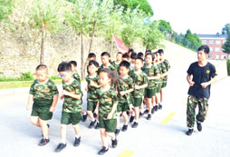 遼寧小學生軍事夏令營如何保障孩子的安全？