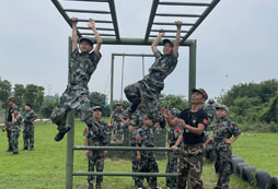 礪劍軍事夏令營讓孩子成為小軍人！
