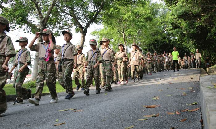 領(lǐng)袖軍事夏令營.gif