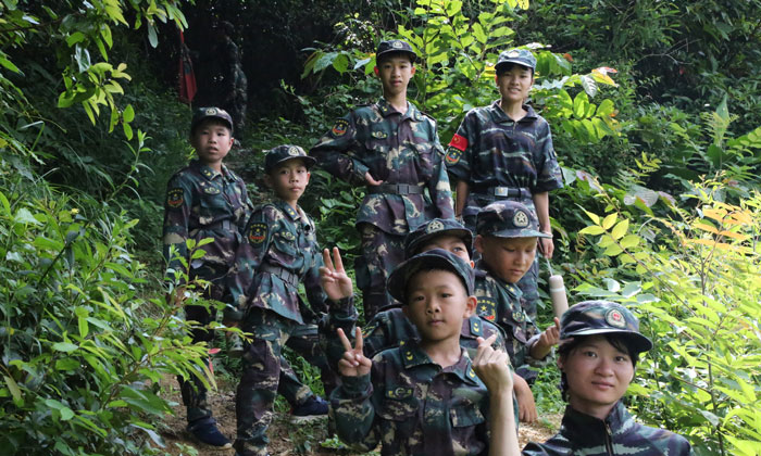 領(lǐng)袖軍事夏令營.jpg