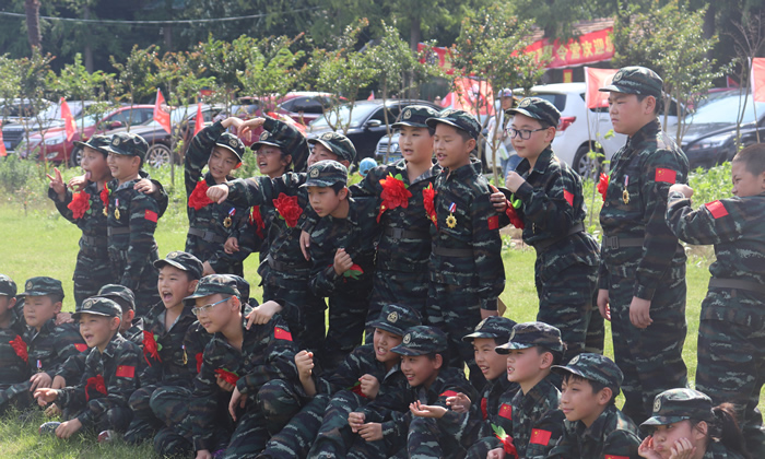 軍事領(lǐng)袖夏令營(yíng)