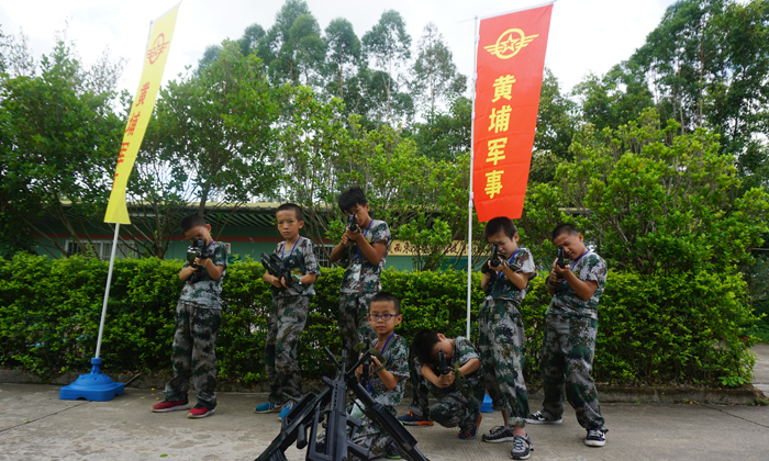 柳州市軍訓(xùn)夏令營(yíng)